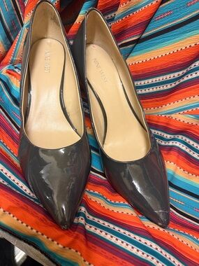 Nine West Women's Glossy Charcoal Pointed Toe Pumps